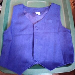 A & J Design children's vest size 9/10 NWOT (Chi066)